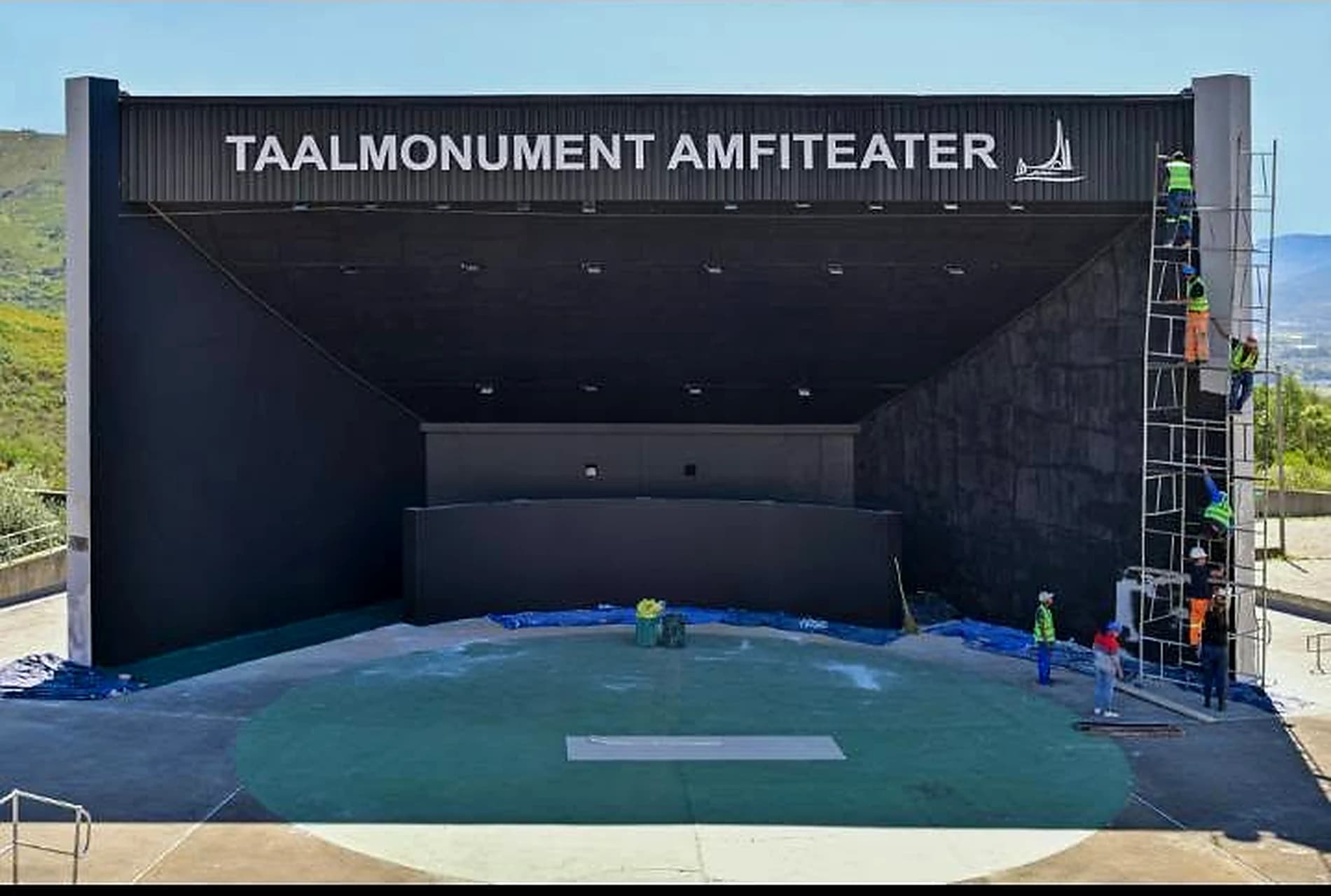 AJS Construction team working at the Afrikaans Taalmonument Amphitheatre
